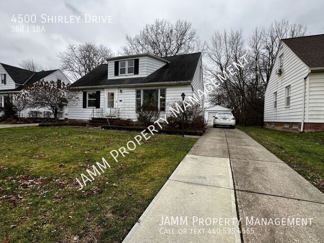 Building Photo - Lovely Single Family Home!