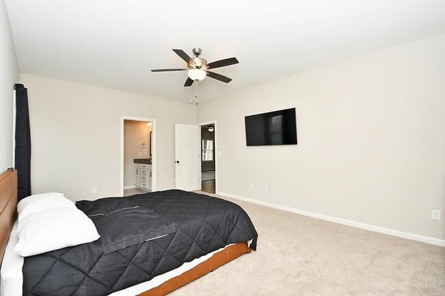 Building Photo - 208 Arrowwood Dr