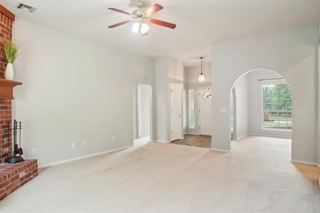 Building Photo - 613 Vickery Ave