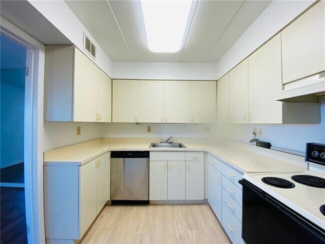 Building Photo - 53 Academy Ave