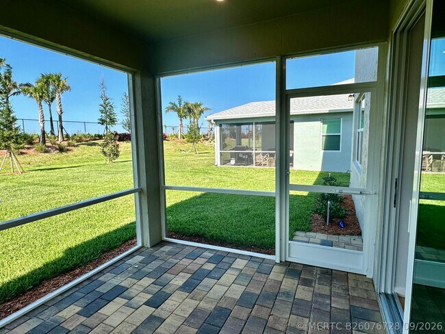 Building Photo - 10681 SW Morning Glory Dr