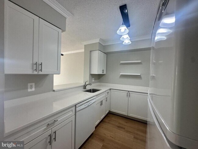 Building Photo - 1200 Braddock Pl