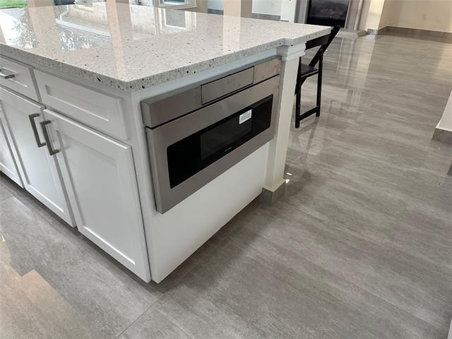 Building Photo - 304 Glen Hollow