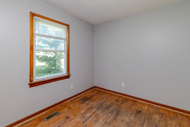 Building Photo - 2139 W Gilbert Ln