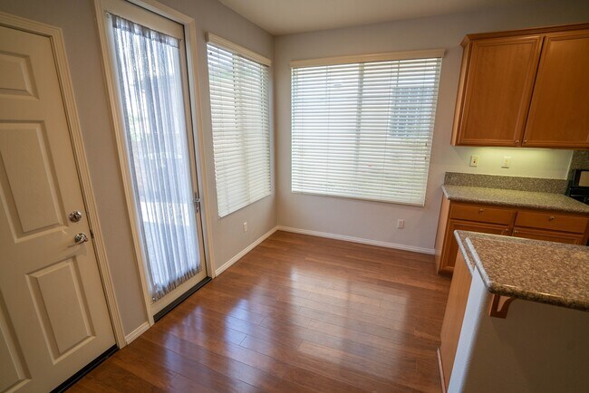 Building Photo - 27663 Sunny Creek Dr