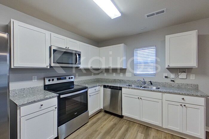 Building Photo - 3917 Miller Dr