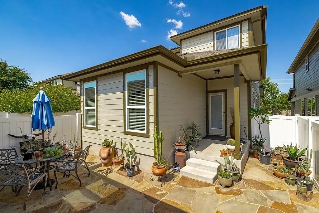 Building Photo - 1022 Lost Pines Ln