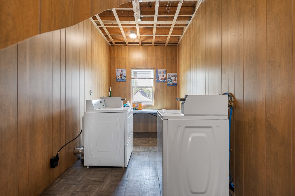 Building Photo - 586 Pleasant St