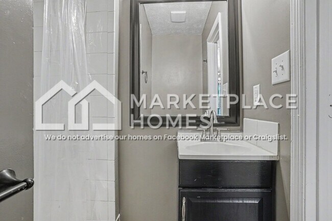 Building Photo - 956 Windwood Ct