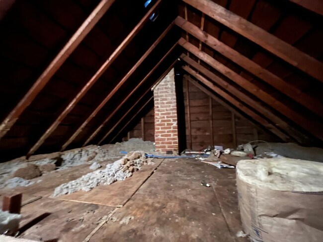 Building Photo - Old Brooklyn Area - 3 Bedroom Single Famil...