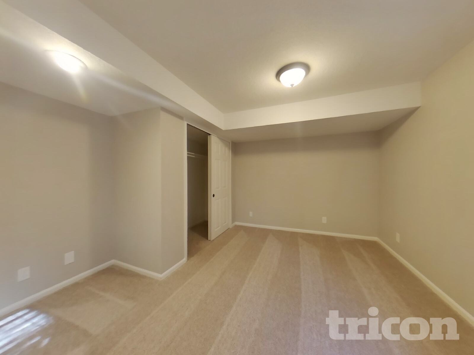 Building Photo - 5740 S Jellison St