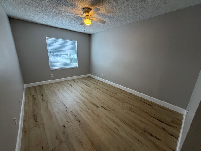 Building Photo - 4160 Pershing Pointe Pl