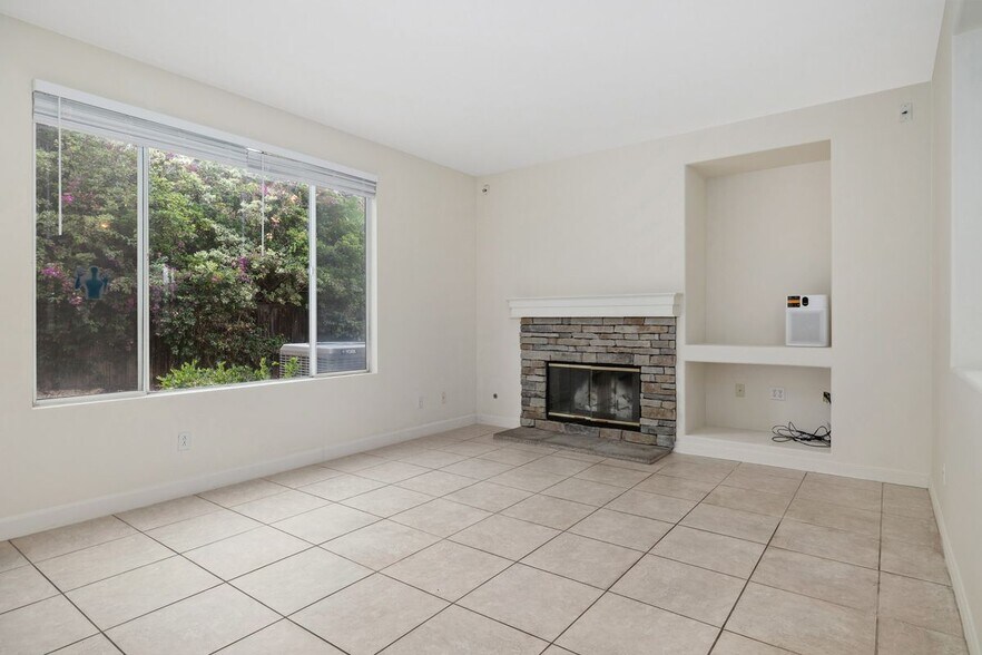 Building Photo - 11161 Pacemont Ln