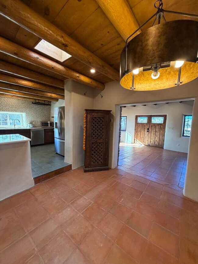 Building Photo - 152 Lorenzo Rd