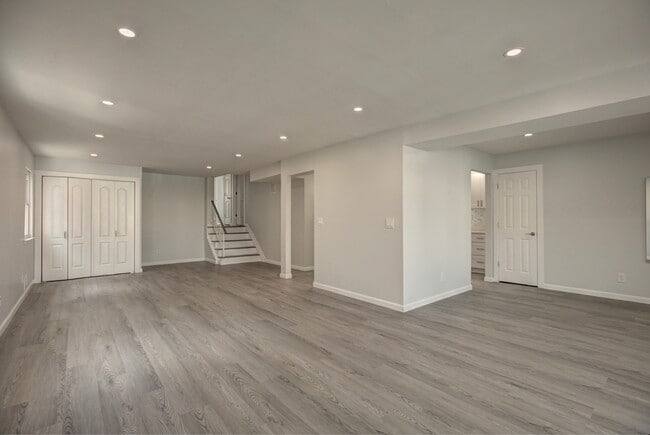 Building Photo - 450 Jefferson Ave