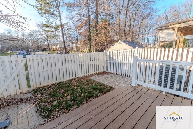 Building Photo - 4254 Cayuga Rd