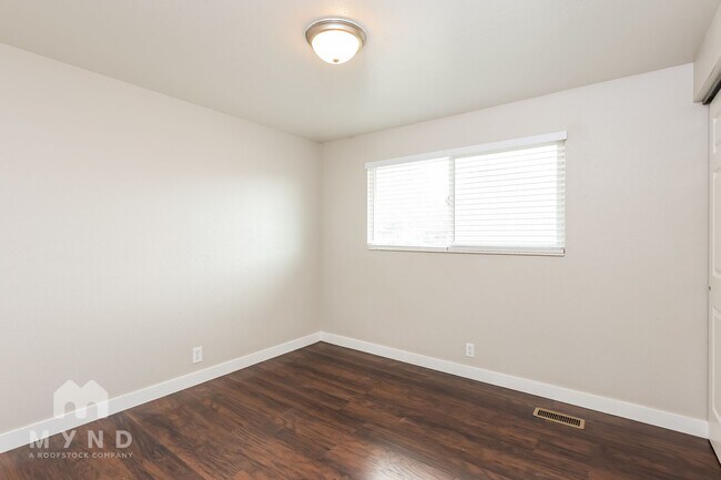 Building Photo - 1470 W 6915 S
