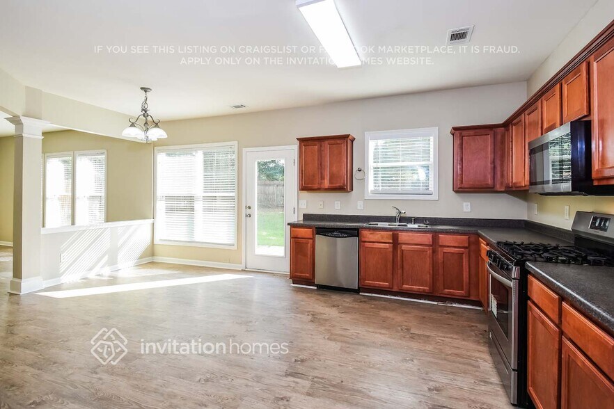 Building Photo - 1083 Gather Dr