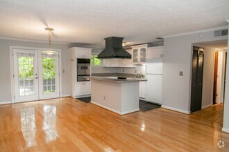 Building Photo - Welcome to Arborgate! Spacious Condo in He...