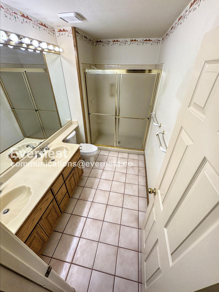 Building Photo - 1916 Hobson Dr