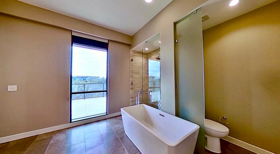 Building Photo - 4819 Skillman St