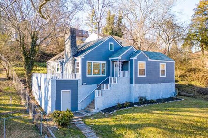 Primary Photo - 203 N Seminole Dr