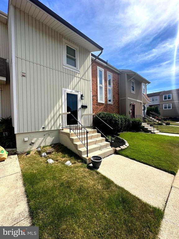 Building Photo - 6300 Bentham Ct