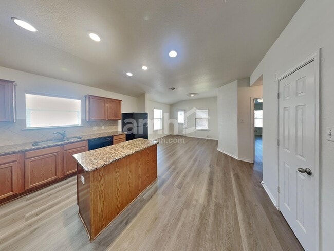 Building Photo - 132 Harness Ln