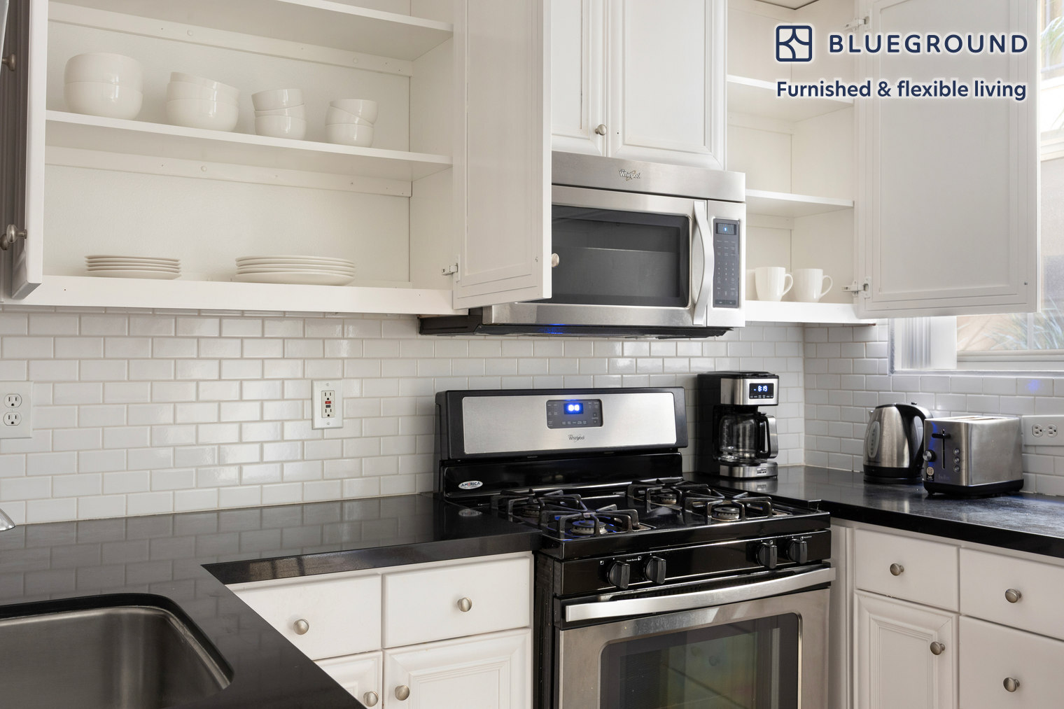 Building Photo - 2225 S Beverly Glen Blvd