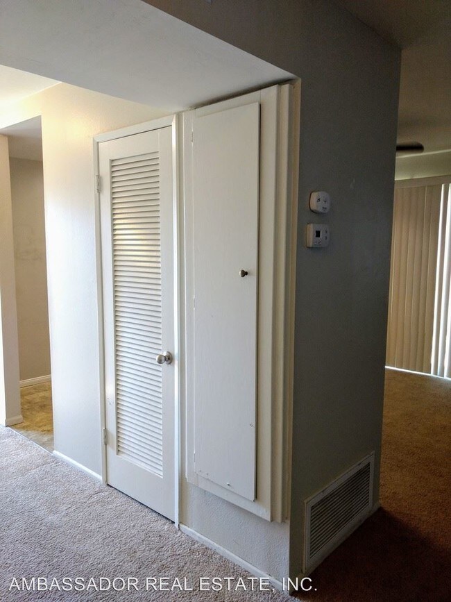 Building Photo - 247 Alestar St