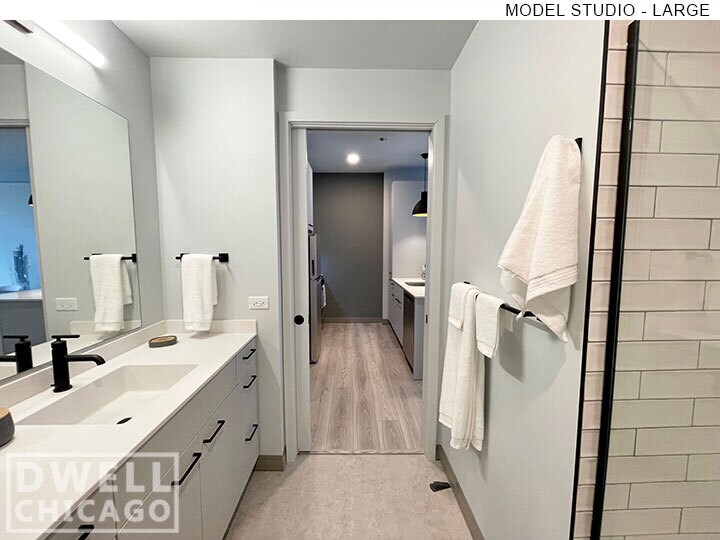 Building Photo - 2145 N Elston Ave