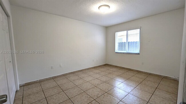 Building Photo - 3525 SW 25th St