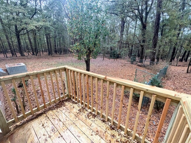 Building Photo - LEASING NOW FOR NOVEMBER 2025!