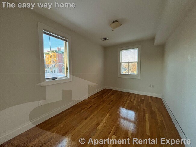 Building Photo - 1110 Massachusetts Ave