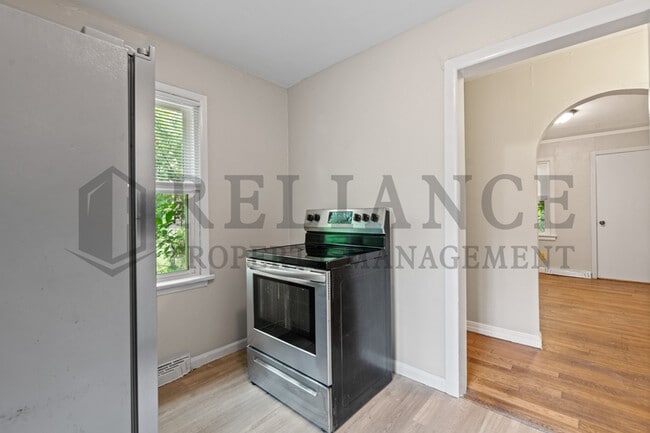 Building Photo - 1523 Matlock Dr
