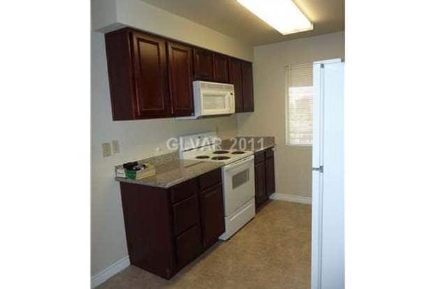 Building Photo - 5081 River Glen Dr