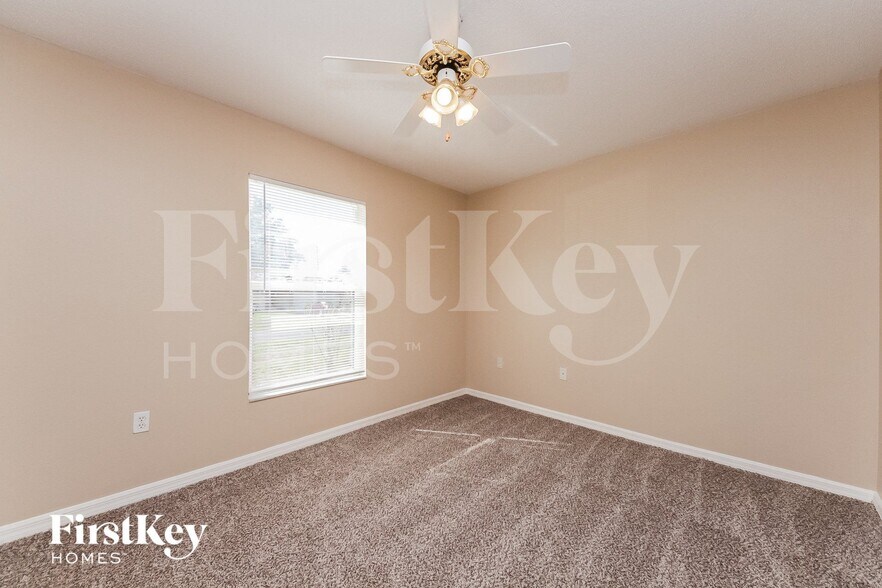 Building Photo - 917 Delano Ct