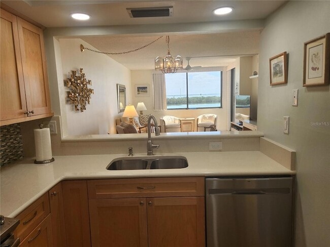 Building Photo - 6295 Bahia Del Mar Cir