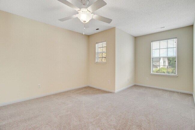 Building Photo - 5135 Ballantine Dr
