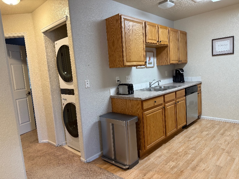 Building Photo - 721 Waterglen Dr