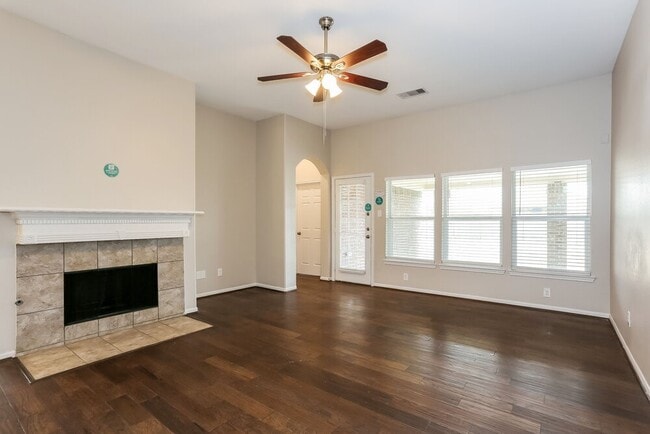 Building Photo - 1401 Oregon St