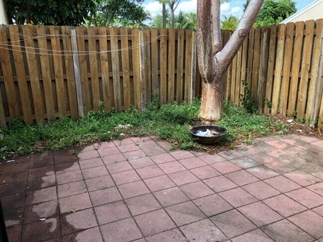 Building Photo - Sierra Ridge # 2