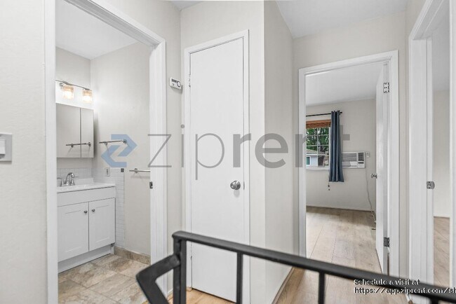 Building Photo - 5730 Allen Ave