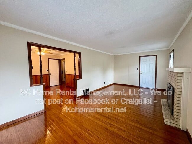 Building Photo - 7839 Robinson St