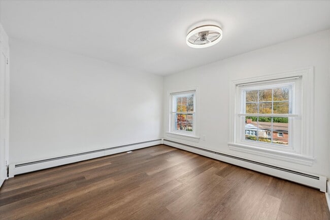 Building Photo - 144 Starr St