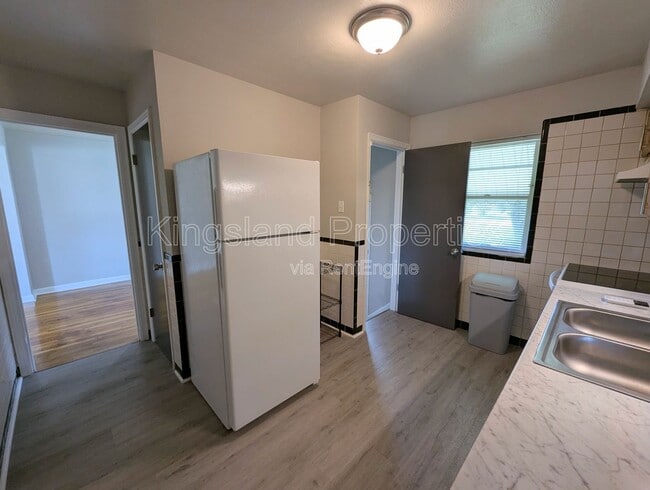Building Photo - 9418 Pattonwood Dr