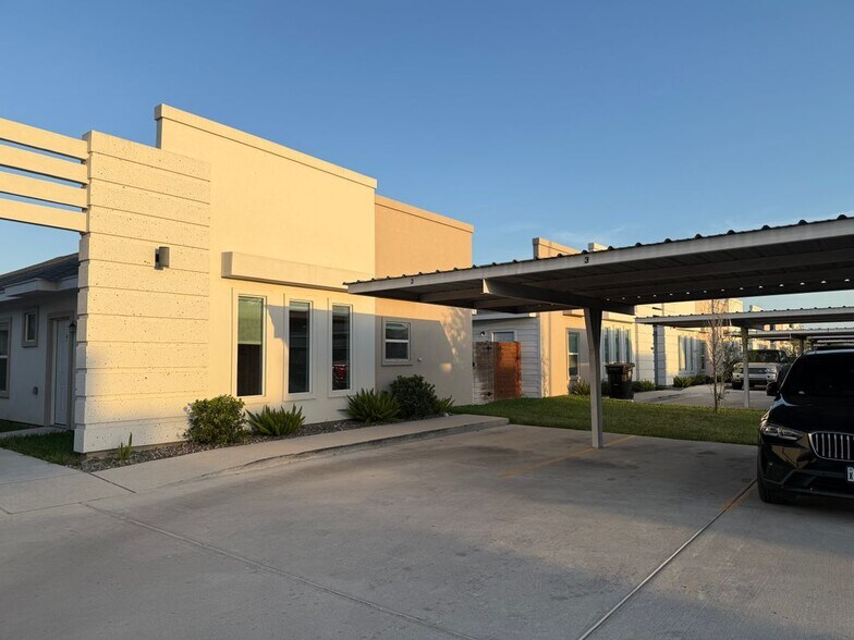 Building Photo - 1412 Lore Dr