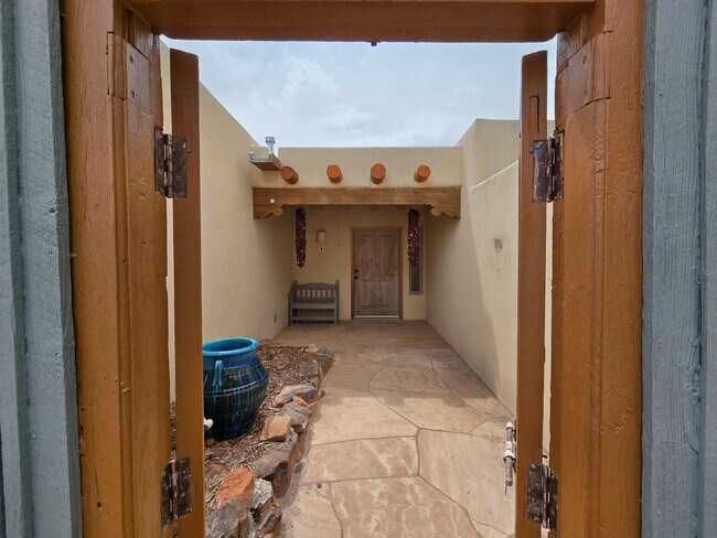 Building Photo - 4 Inez Ct