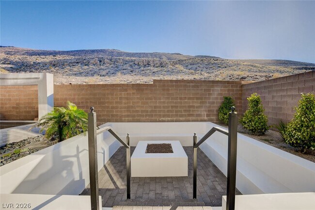 Building Photo - 5289 Feathertop Dr