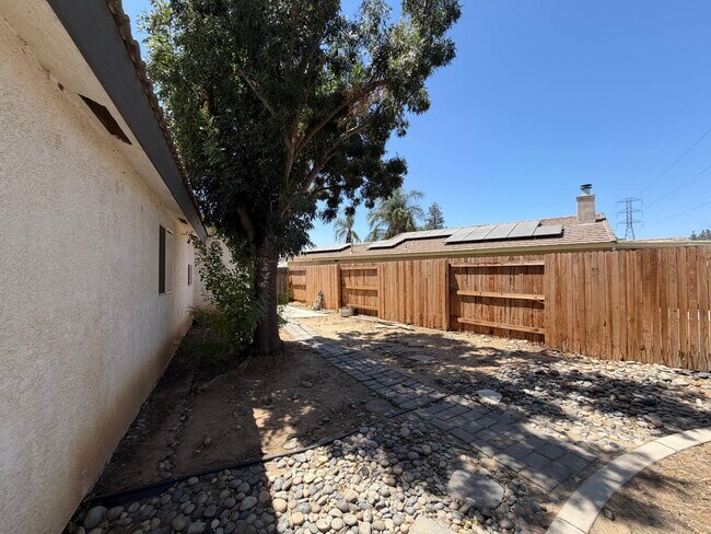 Building Photo - 5800 Potenza Ln